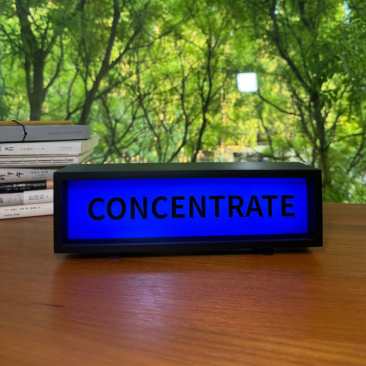 "CONCENTRATE" LED Desk Sign